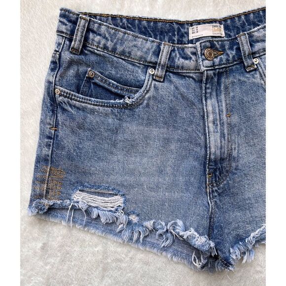 Zara TRF Vintage Collection Denim Cuttoff Distressed Raw Hem Jean Shorts - Picture 4 of 14